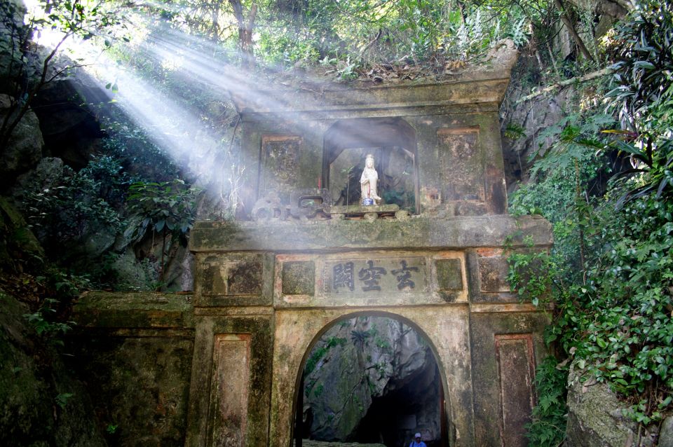 Am Phu Cave, Marble and Monkey Mountain Fullday tour - Lunch with Vietnamese broken rice: simple, local, and timed well