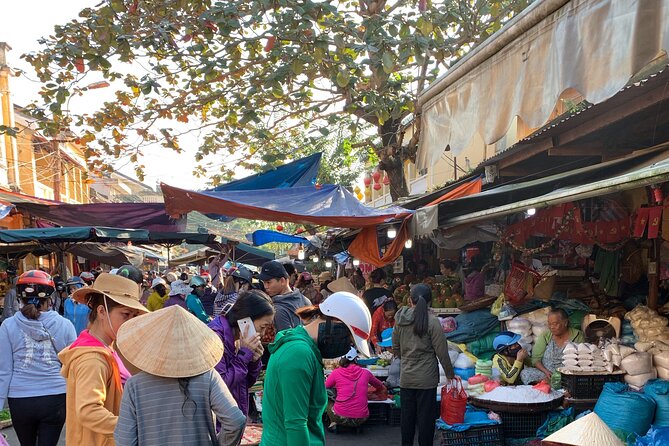 Coconut Basket boat, City tour, Boat ride, Night market from DN - Price and value: does $39 really make sense?