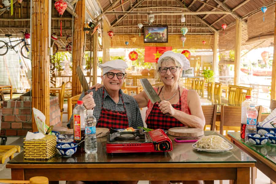 COOKING CLASS -BASKET BOAT - Your guide: English support and useful local tips