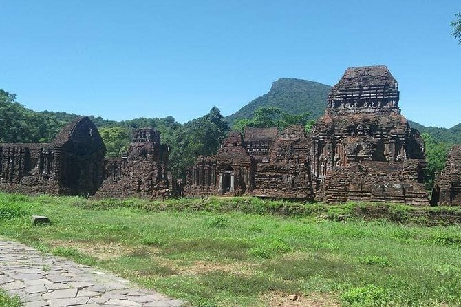 Da Nang Airport or City to Hoi An City or Vice Versa- Private Car - En route experience: not a tour, but still room for story