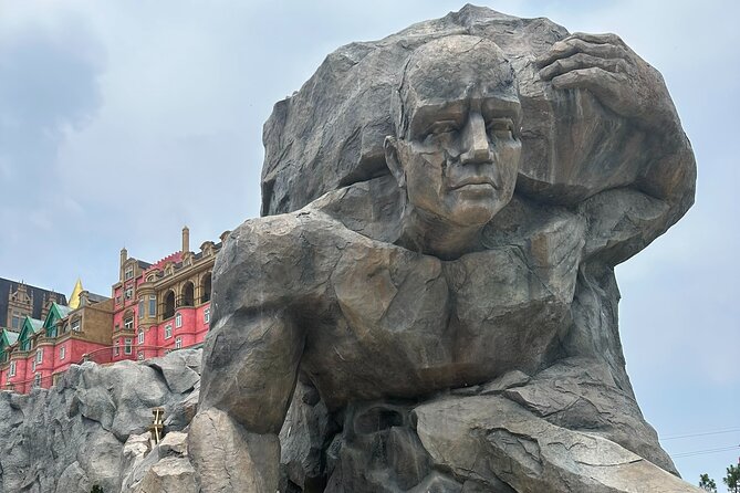 DA NANG Ba Na Hills, Golden Bridge, Cable Cars PRIVATE TOUR - Golden Bridge at 1,400 meters: the part you came for