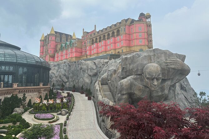 DA NANG Ba Na Hills, Golden Bridge, Cable Cars PRIVATE TOUR - Private guide value: why this tour feels smoother than self-planning