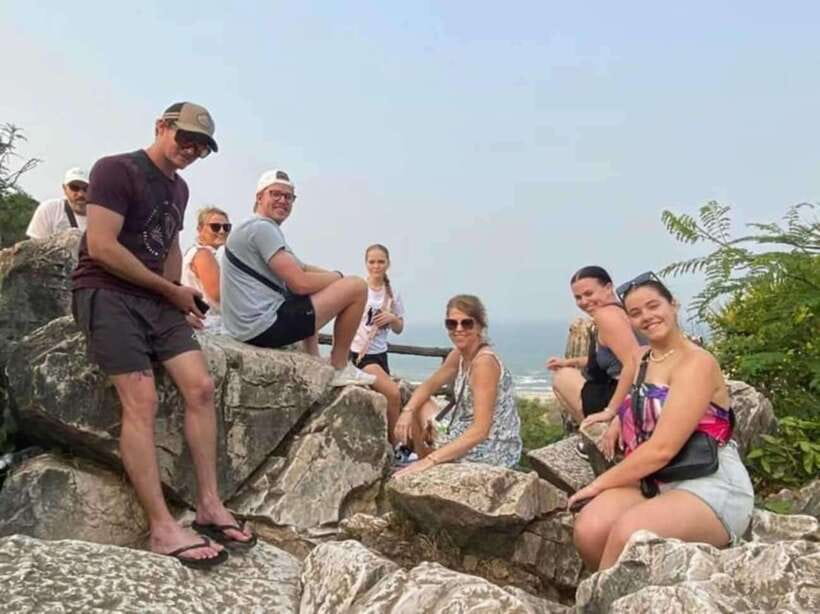 Da Nang: Bana Hills, Golden Bridge and Marble Mountains Trip - Golden Bridge: the main photo stop (and how to time it)