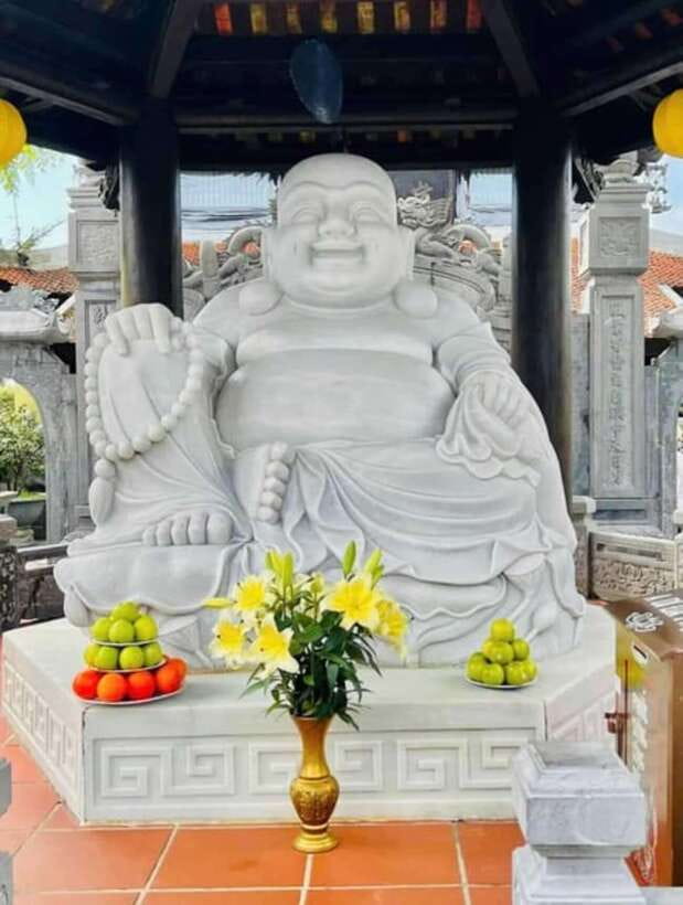 Da Nang: Bana Hills, Golden Bridge and Marble Mountains Trip - Food: buffet lunch that’s included (if you choose that option)