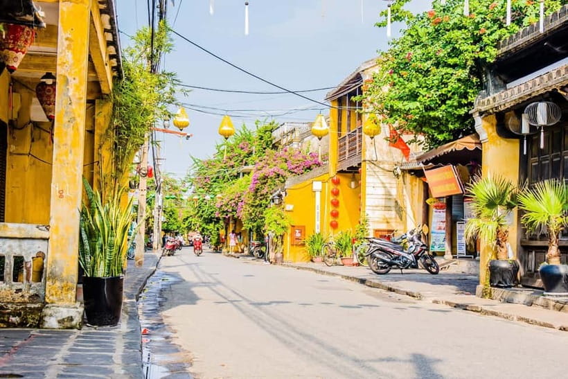 Da Nang : Basket Boat Ride - Hoi An City - Release Lantern - Dinner in Hoi An, plus lantern-lit night market browsing