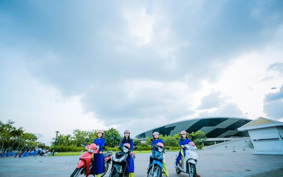 Da Nang By Night & Han River Dragon Cruise with a local food - Sun Wheel Area and street roaming: the city between sights