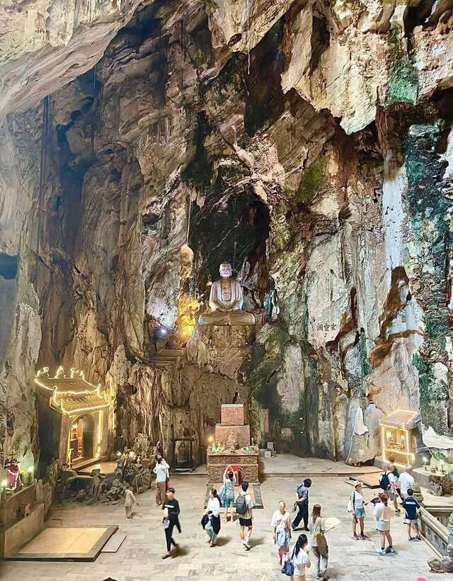 Da Nang City Sightseeing Private Tour With Hai Van Pass - Da Nang Museum: Cham artifacts and Vietnam-era context