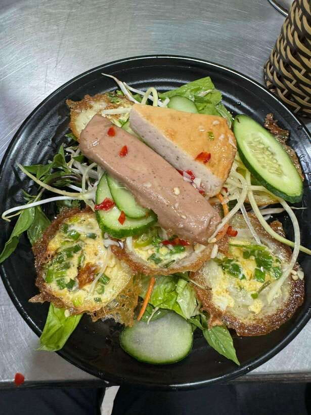 Da Nang City Street Food Tour With Live Music Tien Sa Show - Key Highlights You’ll Actually Care About