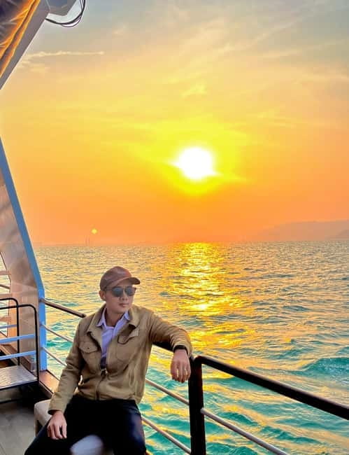 Da Nang: Experience a Magical Sunset Dinner Cruise in DN Bay - Rules on board: what you can’t do (and why)