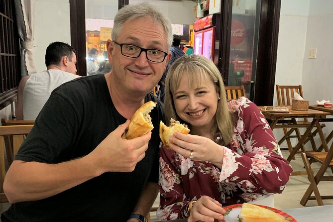 Da nang Helping Hand Food Trail (Da nang Food Tour) - More Than 8 Dishes, Including Dessert, With a Real Eating Challenge