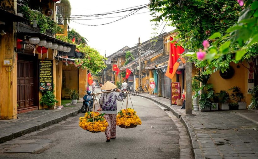 Da Nang: Hoi An Ancient Town, Coconut Jungle & Lanterns - Lantern-Led Dinner and Craft-Shop Time in Old Town