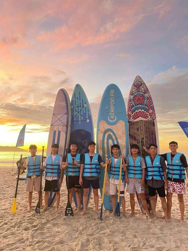 Da Nang: Man Thai Beach Stand-Up Paddleboarding Tour - The Hòn Sụp coral reef stop with snorkel gear