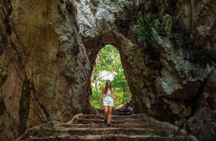 Da Nang: Marble Mountains, Am Phu Cave, and Linh Ung Pagoda - Marble Mountains and Xa Loi Tower: stairs, shade, and smart pacing