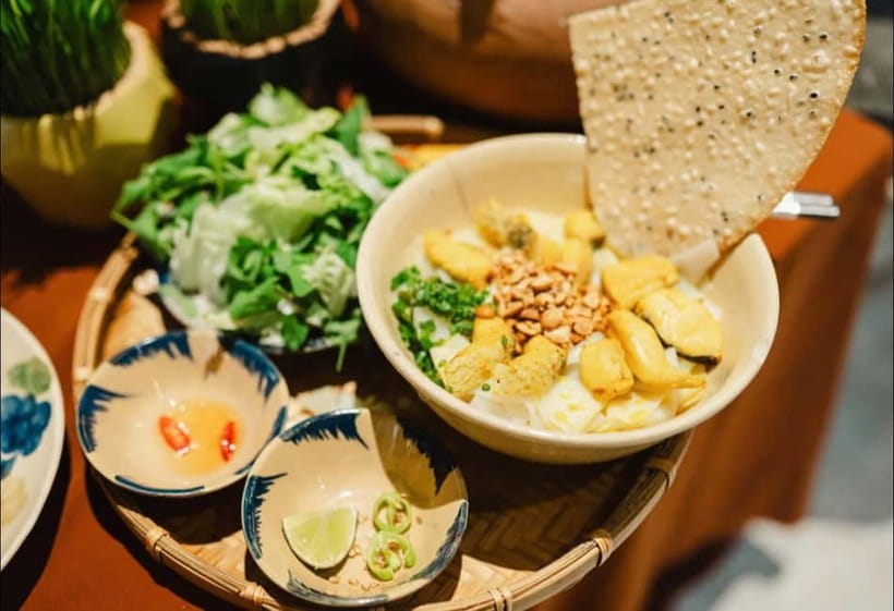Da Nang: Michelin-Selected Street Food Tour with Local Guide - Why Da Nang street food feels easier with a guide