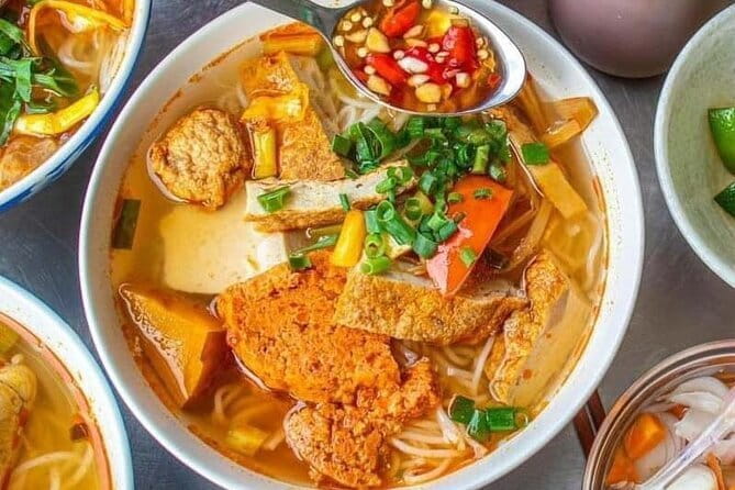 Da Nang Motorbike Tour with Local Guide-Food, Culture-Hidden Gems - Bánh xèo Bà Dưỡng: the crispy Vietnamese pancake stop you’ll remember