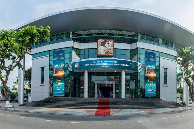Da Nang Scavenger Hunt and Sights Self-Guided Tour - Getting your bearings at Bạch Đằng and the Dragon Bridge start