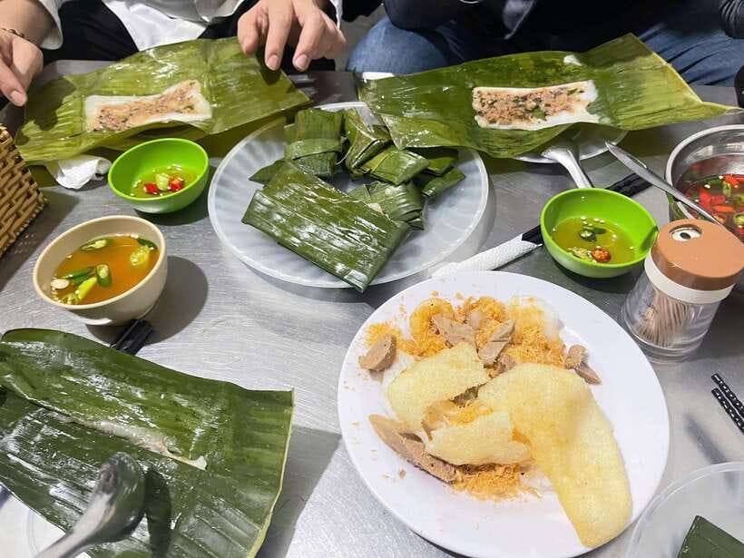Da Nang Street Food Private Tour With Female Tour Guide - Dragon Bridge, My Khe Beach, and Trần Thị Lý Bridge: Photo Stops With Context