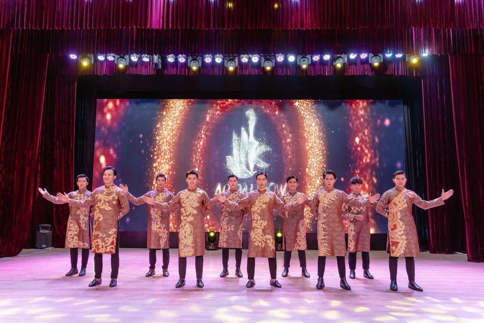 Da Nang "The Ao Dai" Show: Timeless Vietnamese Elegance - The 300 Years of Ao Dai Segment and the Old Market Scene
