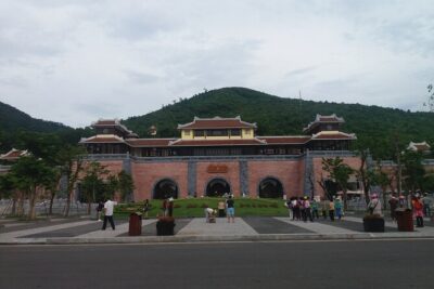 Da Nang to Ba Na Hills Round-Trip by Private Car - Golden Bridge in fog: altitude, mood, and what you can do about it