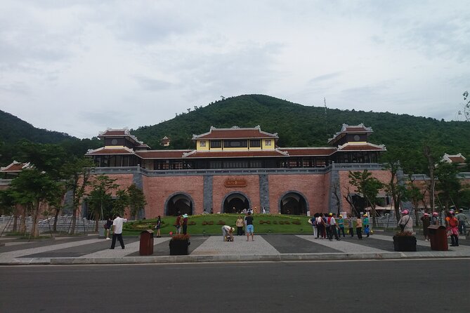 Da Nang to Ba Na Hills Round-Trip by Private Car - Golden Bridge in fog: altitude, mood, and what you can do about it