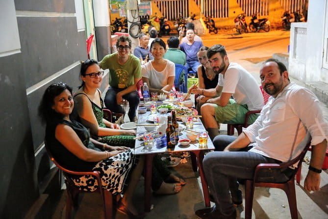 Danang Food Tour With Local Students - Son Tra Night Market: last bites, music, and souvenirs