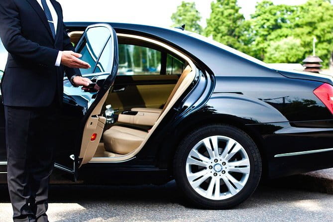 Danang Private Airport Transfer - Inside the car: clean comfort with practical extras