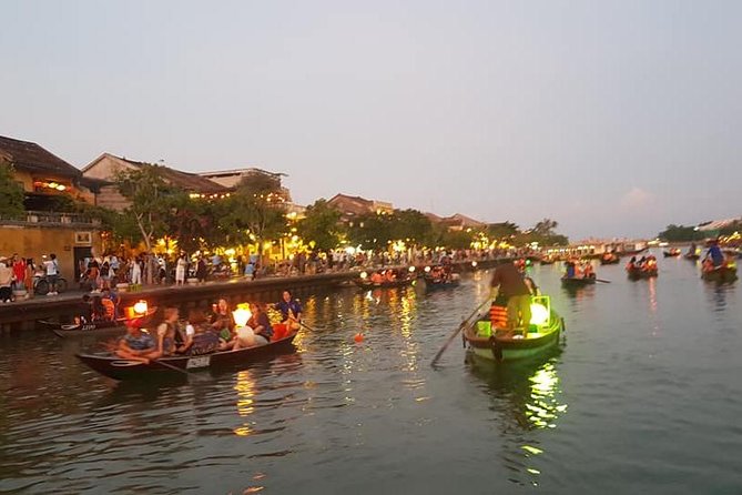 Discover Hoi An Walking Tour, Sampan Boat Ride, Night Market &Colourful Lanterns - 3:00 pm timing: why this tour feels like the right part of the day