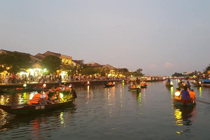 Discover Hoi An Walking Tour, Sampan Boat Ride, Night Market &Colourful Lanterns - Ancient Town walking: Chinese Assembly Hall, Japanese Bridge, and heritage houses