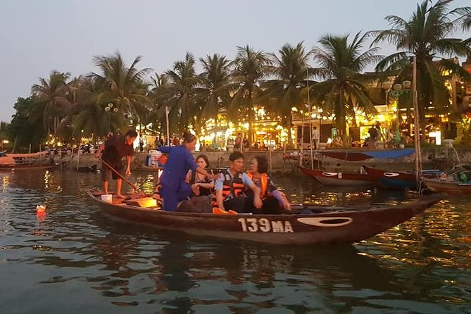 Discover Hoi An Walking Tour, Sampan Boat Ride, Night Market &Colourful Lanterns - Hoai River sampan ride: the calm break you’ll remember