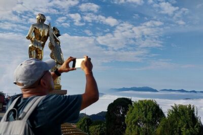 Explore Golden Bridge Sunset Private Tour from Hoi An/ Da nang - Golden Bridge photo time: 30 minutes on the hands-supported span