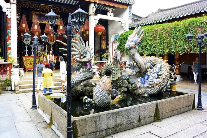 Explore Hoi An Ancient Town and Coconut Village with Dinner - Walking into Hoi An: heritage sights with room to breathe