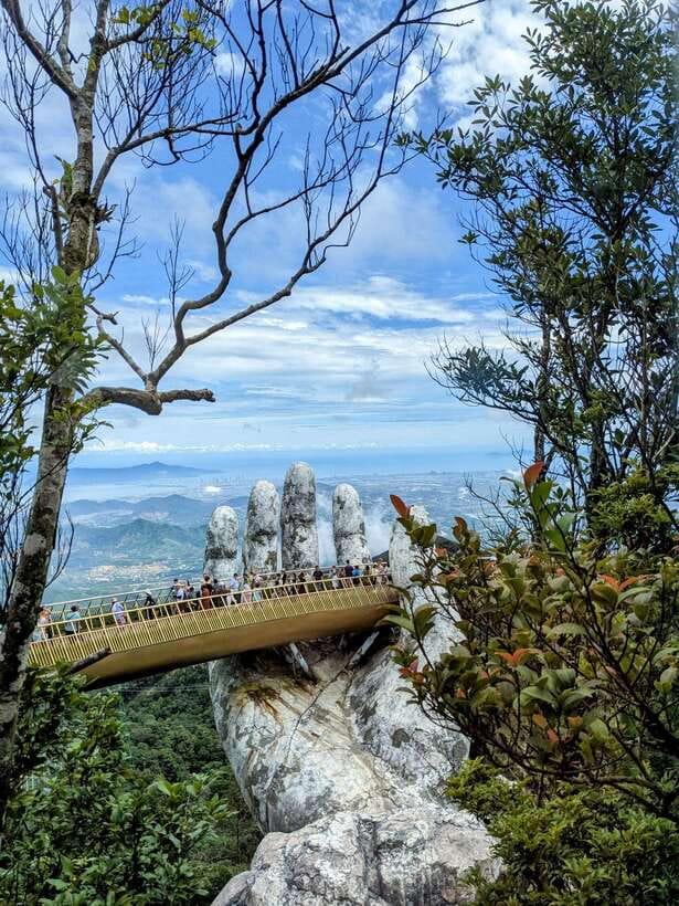 Golden Bridge - Ba Na Hills Day Trip From Hoi An or Da Nang - Golden Bridge: giant hands, big views, and photo timing