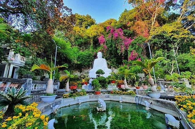 Guided Tour to Visit Marble Mountain,Lady Buddha Statue& Monkey Mountain by Jeep - Guide quality matters: what to look for in your English tour
