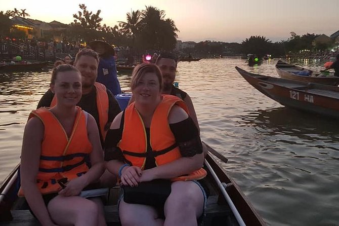 Hoi An Ancient City -Sampan Boat Ride- Night Market- Lanterns - Japanese Covered Bridge: the short stop that still lands