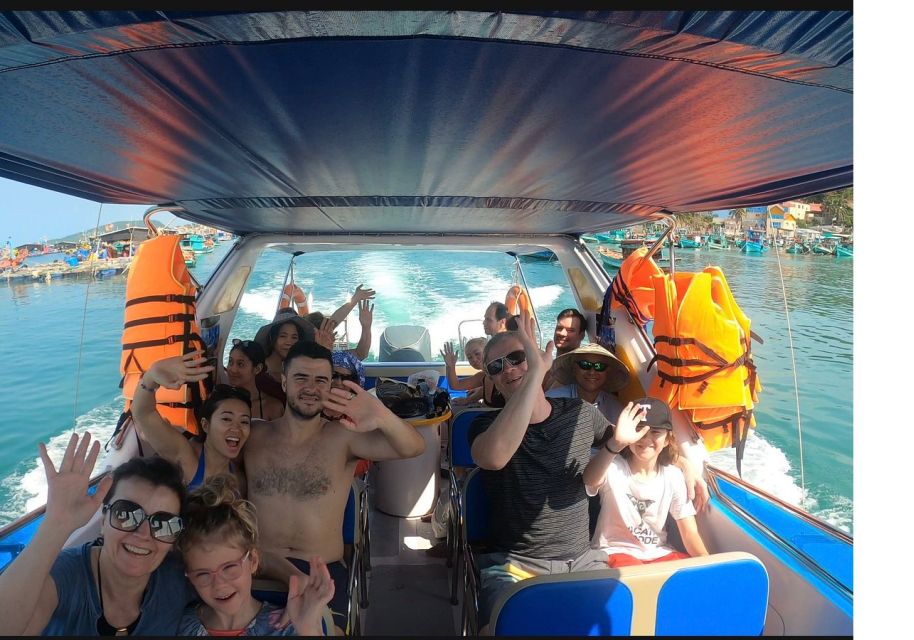 Hoi An/Da Nang: Snorkelling & Island-Hopping Speedboat Tour - Tai Island Snorkel: Hard Coral, More Fish, and the Fish-Feeding Moment