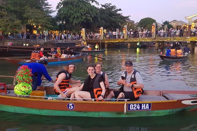 Hoi An Nightlife Tour with Hoi An Ancient Walking Tour, Boat Ride, Night Market - Timing Matters: why a 3:00 pm start works so well