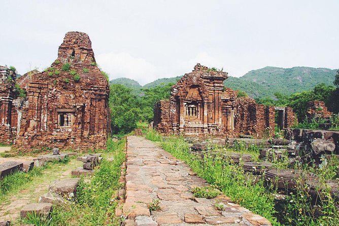 My Son Sanctuary - Hoi An Highlights: PRIVATE Full-day Tour from Da Nang - Lunch at Hoi An Silk Village: more than a set menu