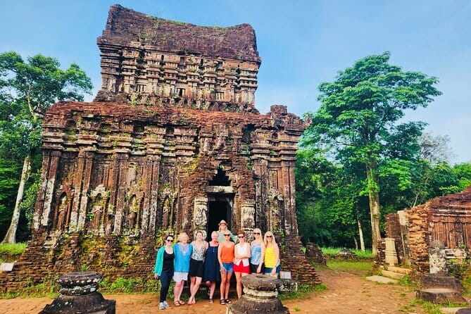 MY SON SANCTUARY PRIVATE TOUR Morning or Afternoon - Traditional Cham Dance show: a cultural moment between ruins