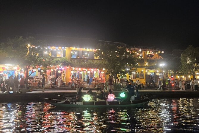 Night Boat Ride in Hoi An- Colourful Lanterns-Pick up at 16:30p.m - Japanese Covered Bridge timing: why the photo stop is scheduled, not random