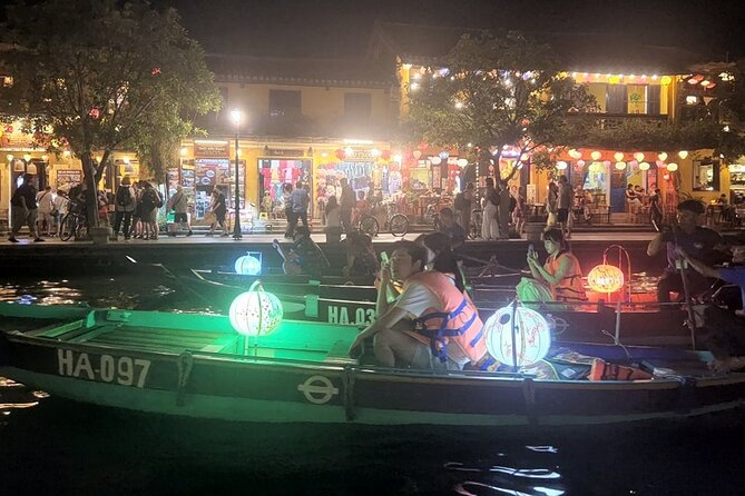 Night Boat Ride in Hoi An- Colourful Lanterns-Pick up at 16:30p.m - Comfort, walking pace, and the “private group” advantage