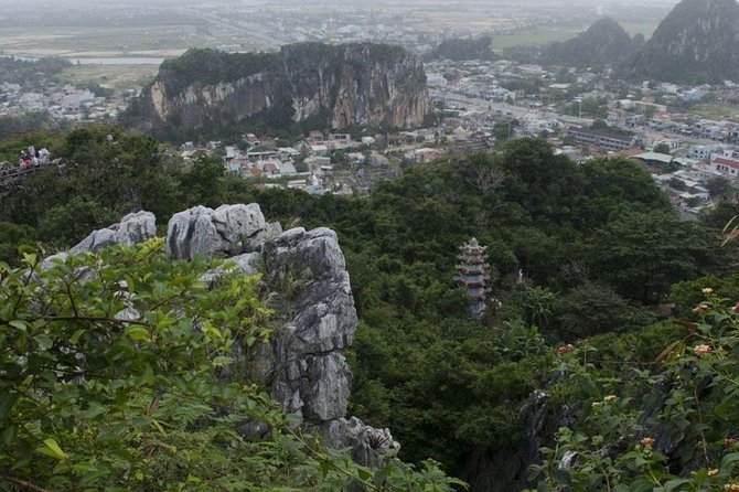 Private Da Nang City Tour-Food, Sightseeing, Culture, Hidden Gems - Lunch in the middle of the action: local flavors and an easy vegetarian option