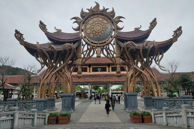 Private Tour to Golden Bridge Ba Na Hills in Da Nang Vietnam - Golden Bridge and the 1,400-meter “hands holding the clouds”
