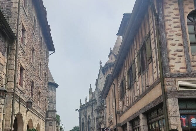 Private Tour to Golden Bridge Ba Na Hills in Da Nang Vietnam - Who this private Golden Bridge to Ba Na Hills tour is best for