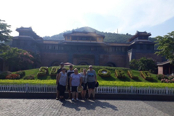 Private Transfer Da nang or Hoi An To Hue Via Ba Na Hill Golden Bridge - Driver quality: the difference between a ride and a smooth day