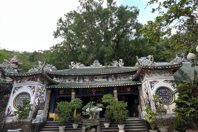 Private Transfer/tour to Marble mountain and Linh Ung temple - The guide factor: when English support changes the whole experience
