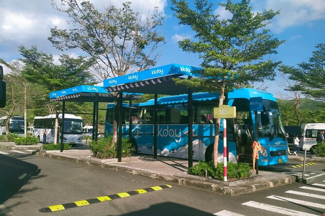 Shuttle bus to Golden Bridge - Ba na hill from Da Nang - Price and what you actually get for $6