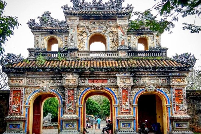 Transfer from Da Nang to Hue - Lang Co Beach: the free stop that breaks the trip the right way